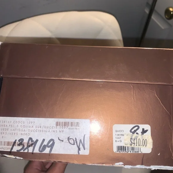 Gucci Black Leather Sneakers with Signature Stripe - Picture 4 of 4